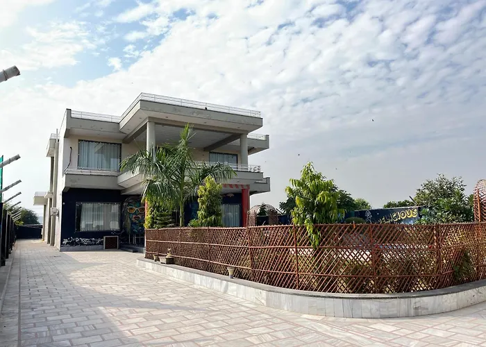 Gobravo 11 - 6Bhk Farm With Pool And Garden - Gurgaon
