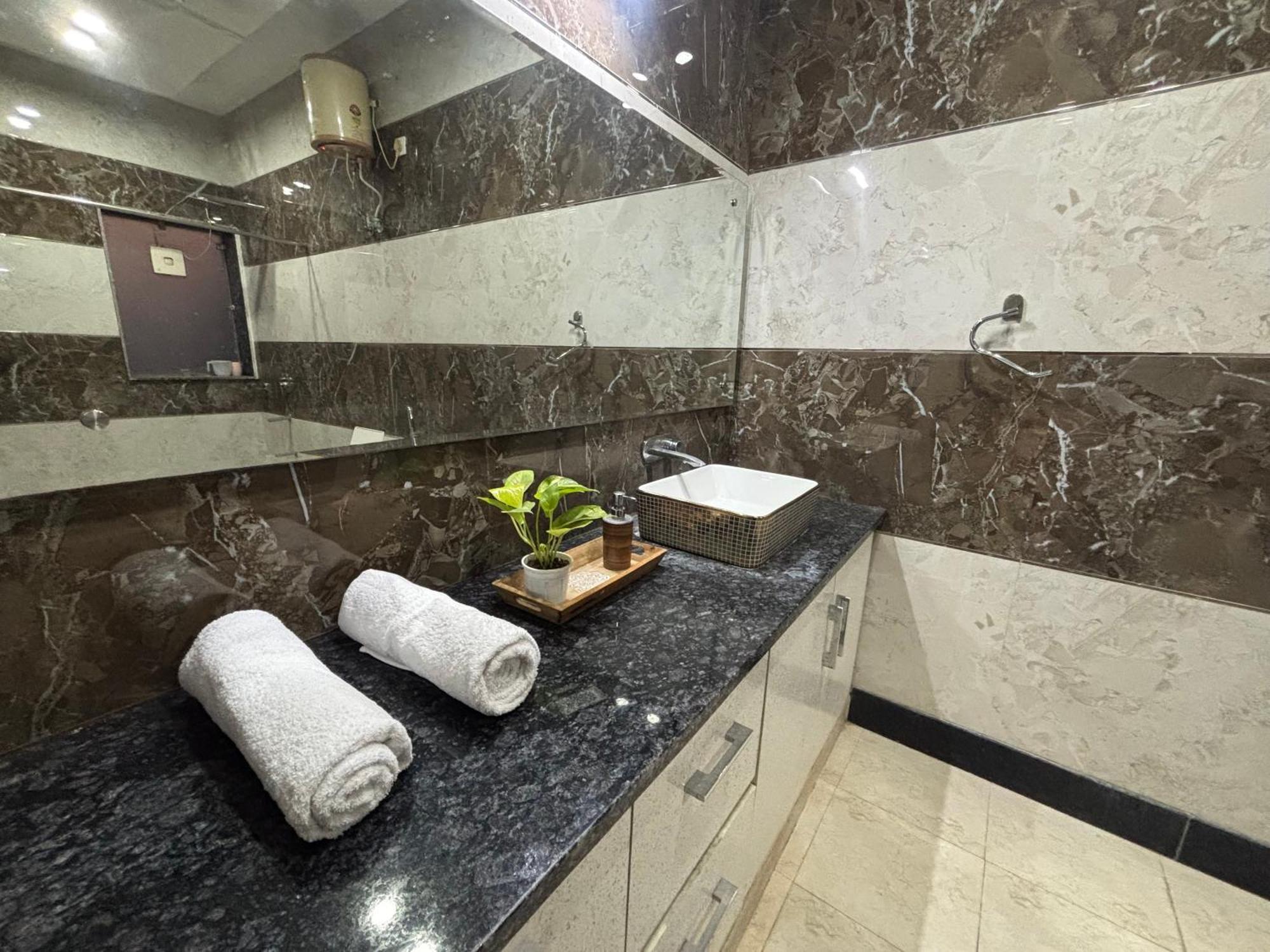 Farm stay Gobravo 11 - 6bhk Farm With Pool And Garden - *